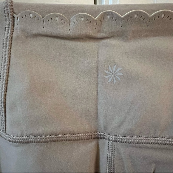 Athleta Elation Scallop Capri Sz XS Color -Quail (taupe/beige) NWT - Picture 7 of 7